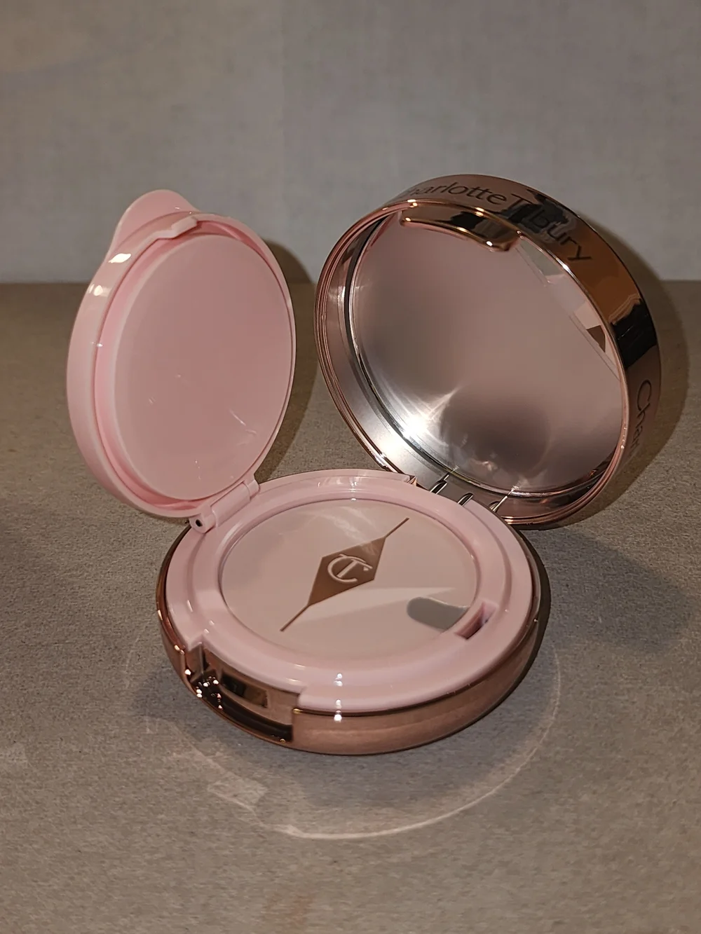 Charlotte Tilbury Pillow Talk Cushion Foundation – Pink Compact